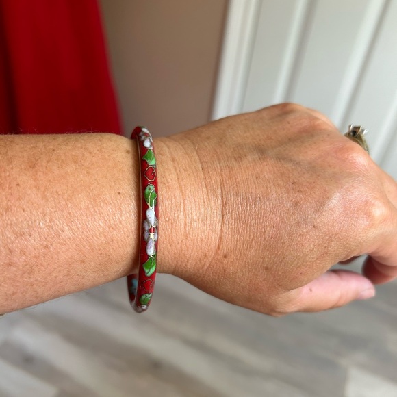 4/$100 vintage cloisonné Floral Red and Green Bangle Bracelet 6.5 inches ❤️ - Picture 5 of 5